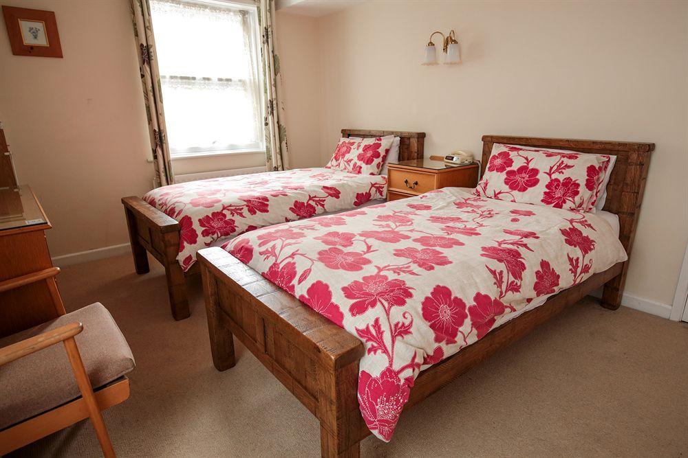 Fernbank Hotel Basingstoke Extérieur photo