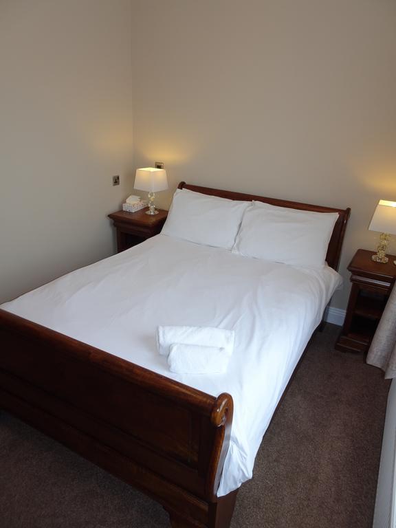 Fernbank Hotel Basingstoke Extérieur photo