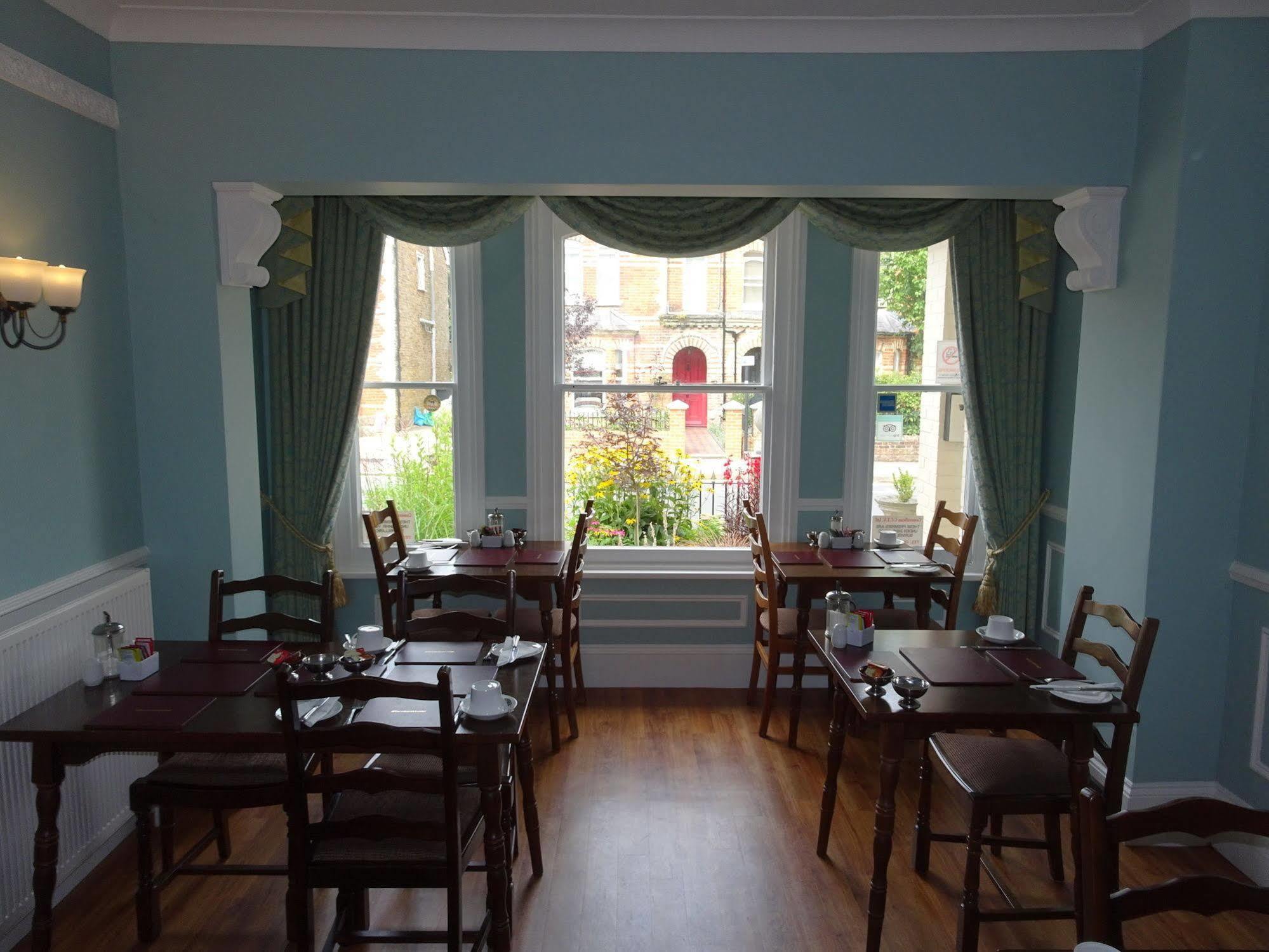 Fernbank Hotel Basingstoke Extérieur photo