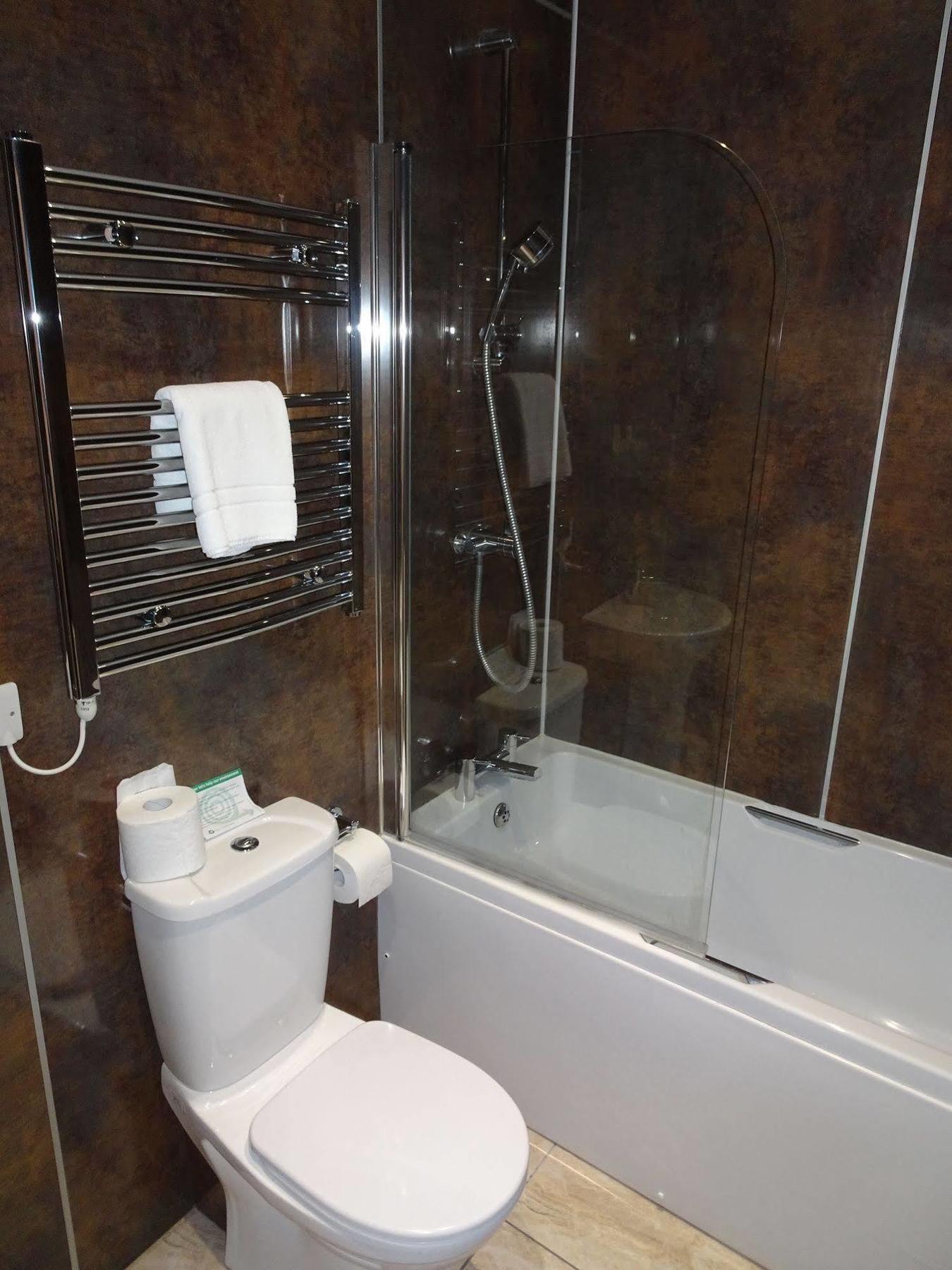 Fernbank Hotel Basingstoke Extérieur photo